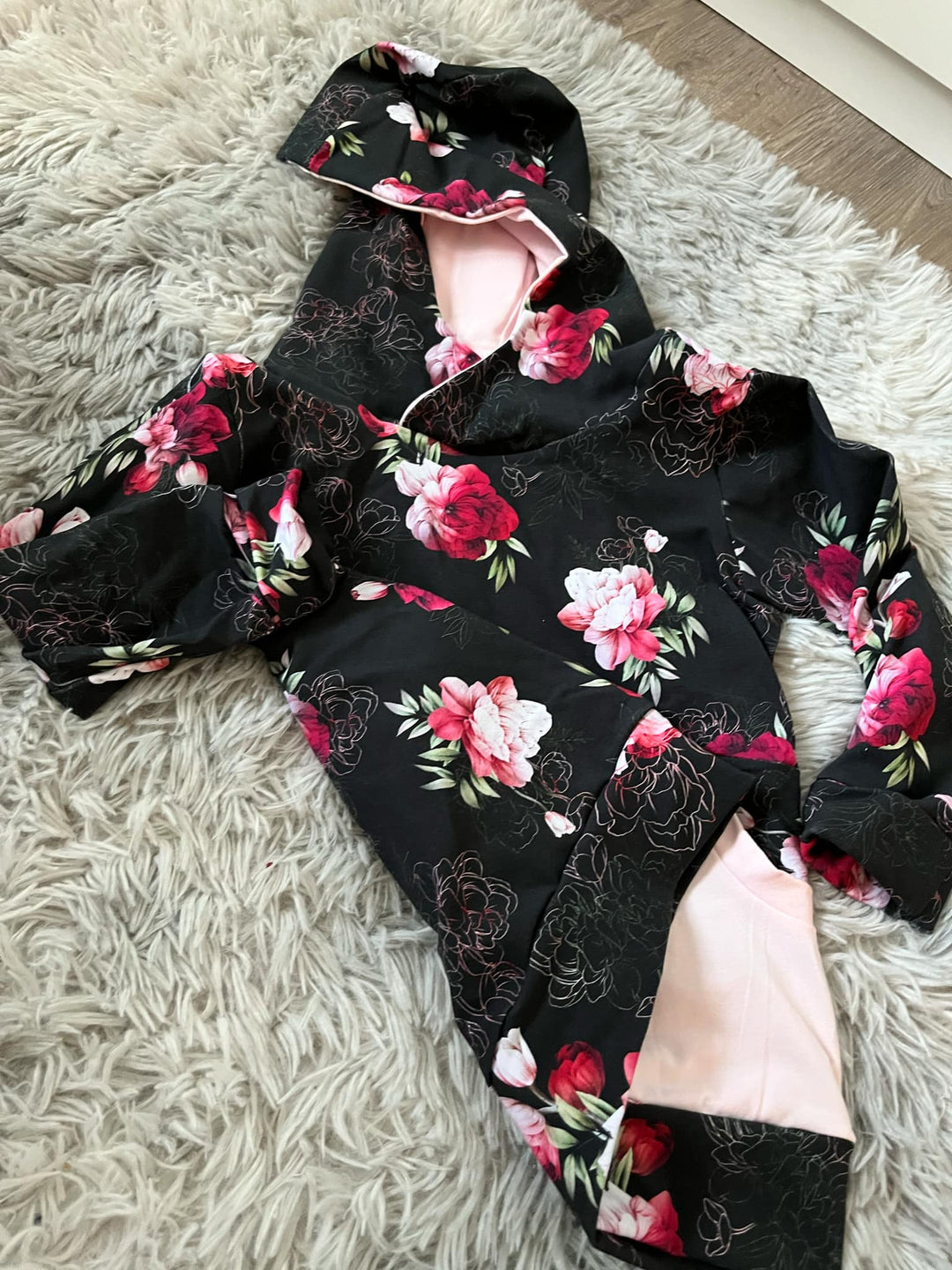 Hoodie évolutif fleuri rose et noir 3-6 ans